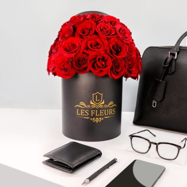 caja de rosas rojas en forma de domo con envio a domicilio