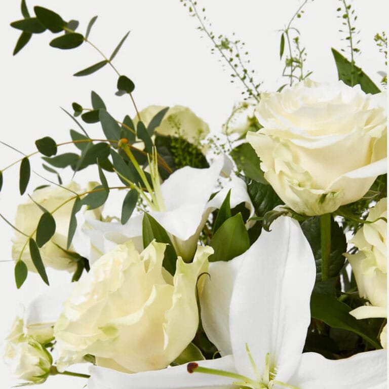 Ramo de rosas blancas y lirios - Les Fleurs Madrid