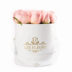 Rosas Rosadas en caja Blanca Les Fleurs front