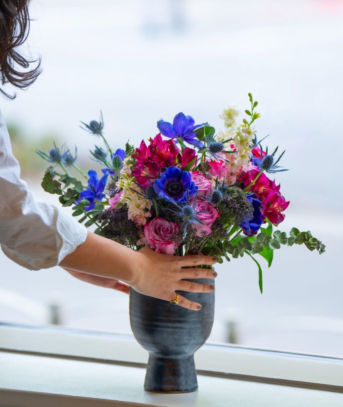 Bouquet en jarrón cerámico - ritual semanal Les Abonnées Maison